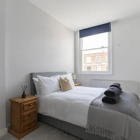 Beautifully Presented Newly Renovated City-Centre Apartment In Cheltenham Exterior photo