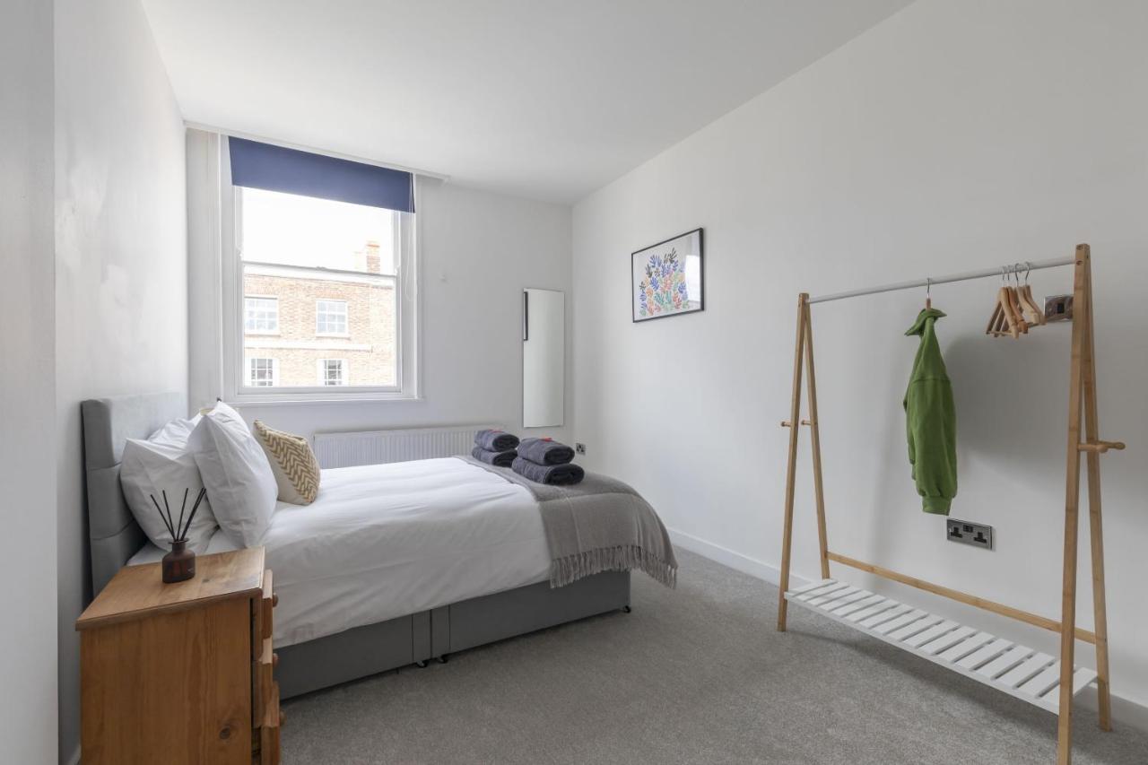 Апартаменты Beautifully Presented Newly Renovated City-centre In